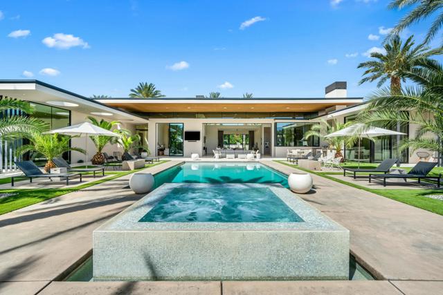 3 Makena Lane, Rancho Mirage CA: https://media.crmls.org/mediaz/01272e8e-2bff-4c81-bf87-c7d009eccdde.jpg
