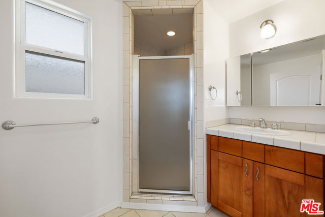 7412 Denrock Avenue, Los Angeles CA: https://media.crmls.org/mediaz/01277a53-90c4-403c-b4f0-e9104f8aa2a7.jpg