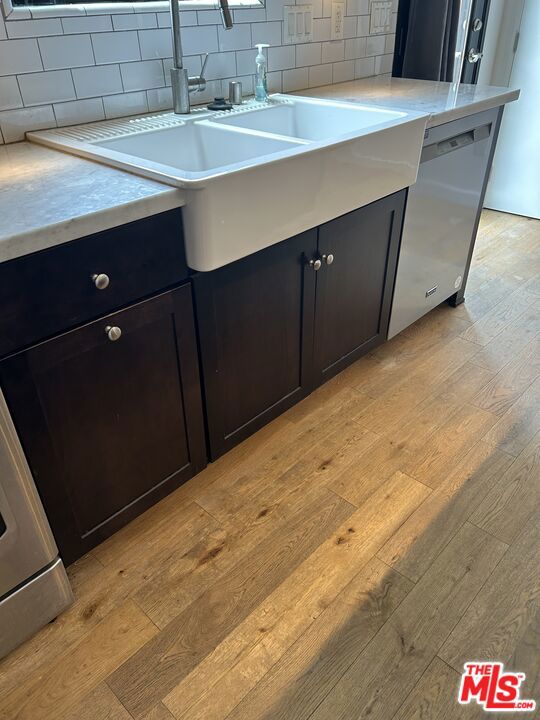 2917 Urban Avenue, Santa Monica CA: https://media.crmls.org/mediaz/0128434d-913d-4b7d-9ea5-e267892cb674.jpg