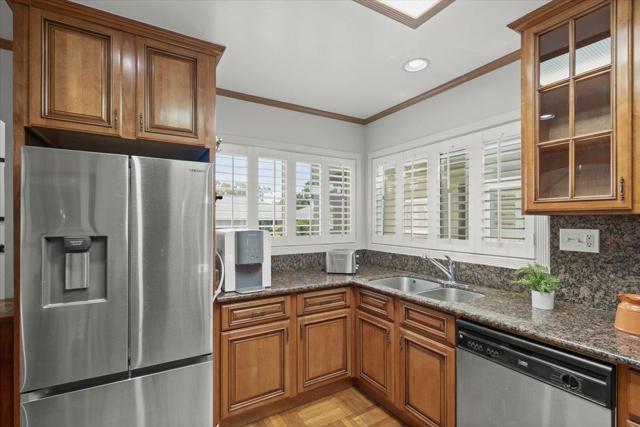 33 Escondido Avenue, San Francisco CA: https://media.crmls.org/mediaz/012858c5-e919-4408-92e2-1d84bd992900.jpg