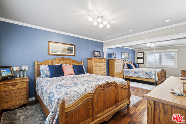 877 Chelsea Court, Simi Valley CA: https://media.crmls.org/mediaz/01287b31-e8c3-4539-9e83-c8d39611c71c.jpg