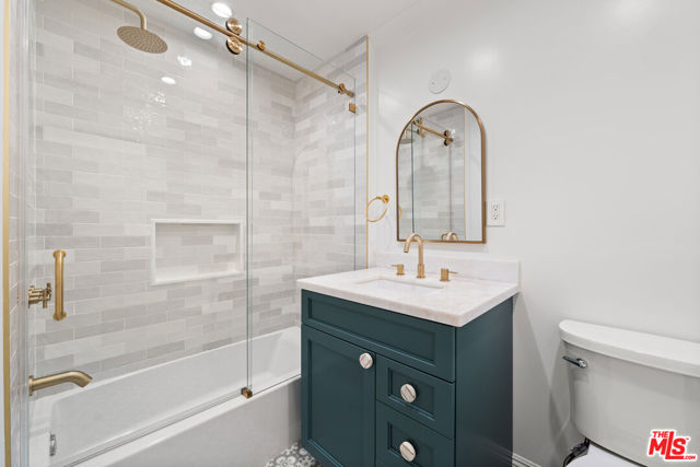 2806 Pacific Coast Highway, Torrance CA: https://media.crmls.org/mediaz/0128eafb-2ffc-456d-9cf3-f75149f75599.jpg