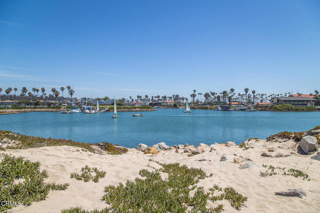 Detail Gallery Image 46 of 55 For 1215 Anchors Way Dr #124,  Ventura,  CA 93001 - 3 Beds | 2 Baths