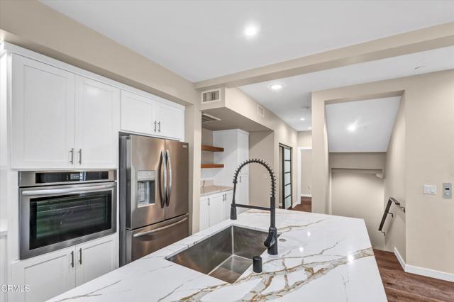 Detail Gallery Image 6 of 40 For 3933 Glenalbyn Dr, Mount Washington,  CA 90065 - 4 Beds | 4 Baths