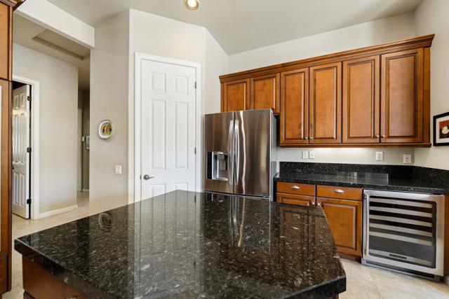 4 Hillcrest Drive, Palm Desert CA: https://media.crmls.org/mediaz/012a3104-9038-4de4-81f0-6a11e219117c.jpg
