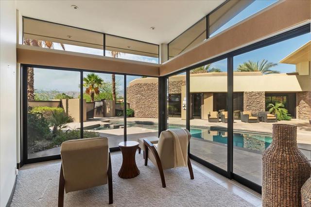 72 Royal Saint Georges Way, Rancho Mirage CA: https://media.crmls.org/mediaz/012a74e3-c402-412a-a970-ec72e7d598f4.jpg