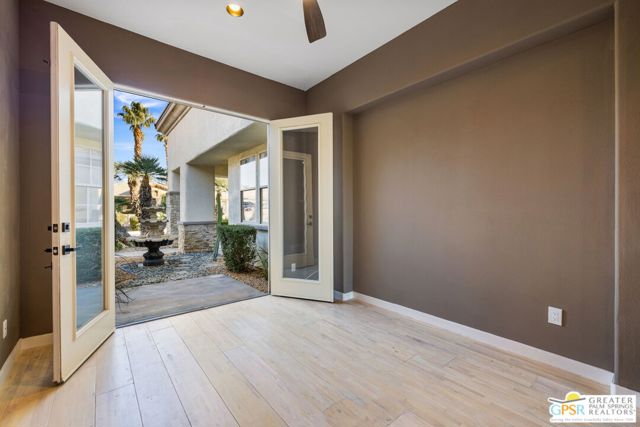 35871 Calle Raphael, Cathedral City CA: https://media.crmls.org/mediaz/012ab561-be83-4356-9468-891d1a3ec72c.jpg