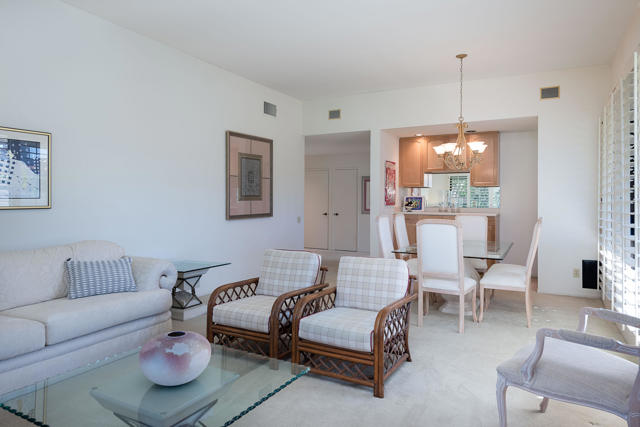 9 Wake Forest Court, Rancho Mirage CA: https://media.crmls.org/mediaz/012ad304-aa95-4d27-b889-1ddcc5adbab1.jpg