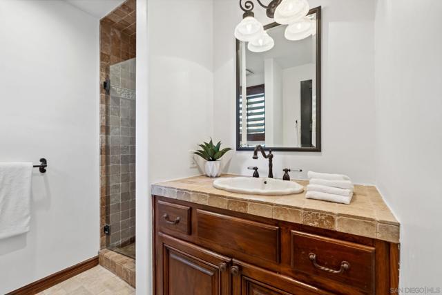 5653 Linea Del Cielo, Rancho Santa Fe CA: https://media.crmls.org/mediaz/012b9daa-2230-4a31-88f5-ac0d0287c2ff.jpg