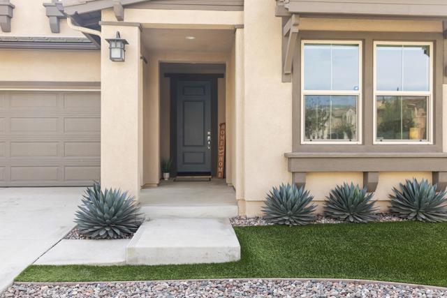 Detail Gallery Image 4 of 33 For 1234 Camino Prado, Chula Vista,  CA 91913 - 4 Beds | 3 Baths