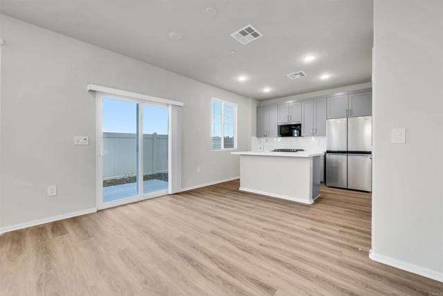 Detail Gallery Image 8 of 38 For 28386 via Solero, Temecula,  CA 92591 - 3 Beds | 2/1 Baths