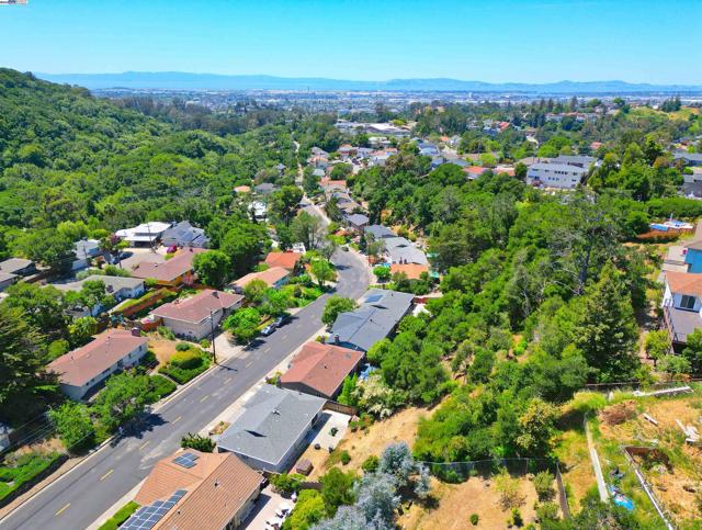82 Elysian Fields Dr., Oakland CA: https://media.crmls.org/mediaz/012c7d10-1fea-4e99-9043-cfbc83530608.jpg