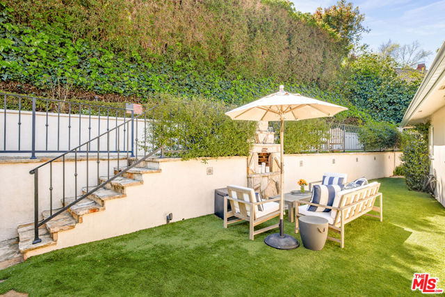 678 Loring Avenue, Los Angeles CA: https://media.crmls.org/mediaz/012c83e5-df68-44b6-b4ba-64042477e02a.jpg