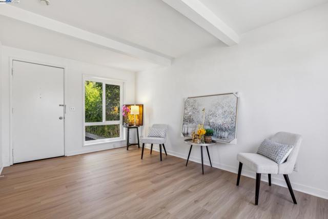 37107 Holly St, Fremont CA: https://media.crmls.org/mediaz/012d575a-0712-4462-9770-864e40301190.jpg
