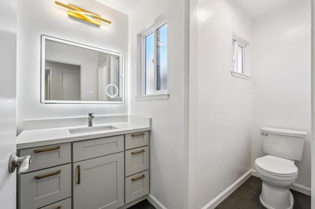 700 Gull Avenue, Foster City CA: https://media.crmls.org/mediaz/012d99ee-8c20-418e-8d15-e9eeb5e75fe5.jpg