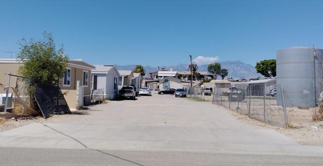 40 265 Galindo S Court, Indio CA: https://media.crmls.org/mediaz/012da42a-6311-4f66-a707-f4764316a591.jpg
