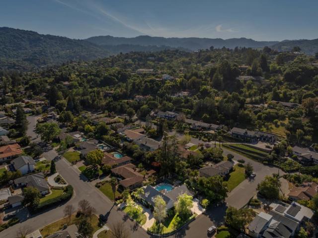 13841 Malcom Avenue, Saratoga CA: https://media.crmls.org/mediaz/012dd6cb-005f-4047-9491-4627c8a27369.jpg