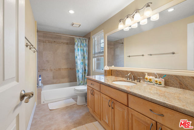 1756 Milano, Montebello CA: https://media.crmls.org/mediaz/012e67ad-e53f-413f-8d3c-17c3e506d4c0.jpg