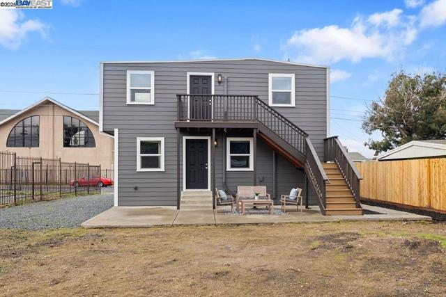 1520 4th st, Richmond CA: https://media.crmls.org/mediaz/012e7ca5-b309-45fb-9f11-9d270a6763f7.jpg