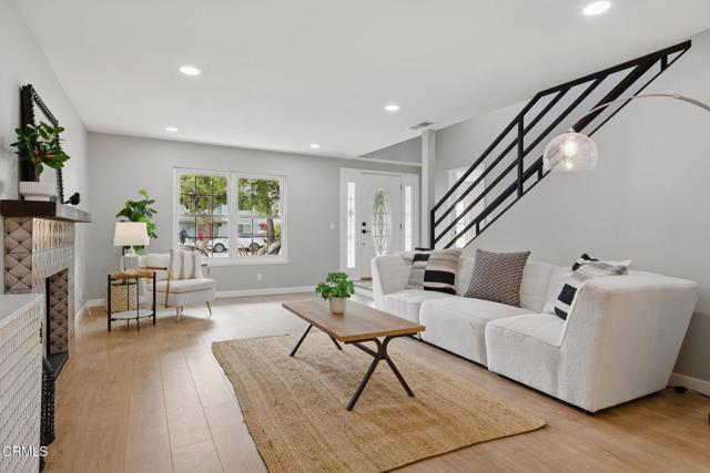 6433 Ralston Street, Ventura CA: https://media.crmls.org/mediaz/012e8fd6-5e59-457b-bbd7-2b89a0c27a7a.jpg