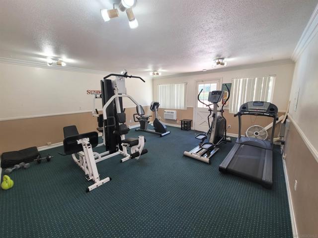 3557 Kenora Dr, Spring Valley CA: https://media.crmls.org/mediaz/012e9c59-5fc6-405a-87d6-17dc8b04b9bb.jpg