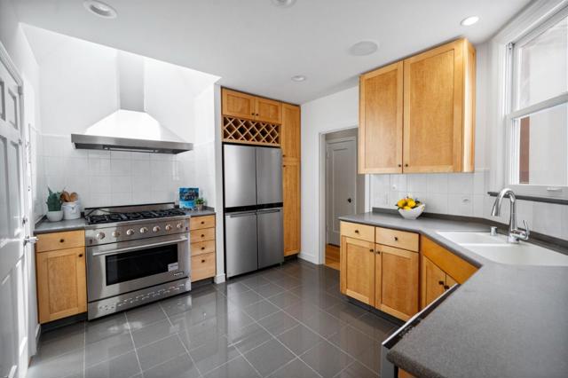 154 Stanyan Street, San Francisco CA: https://media.crmls.org/mediaz/012ea188-06ea-4c65-83d3-3cfb112b4525.jpg