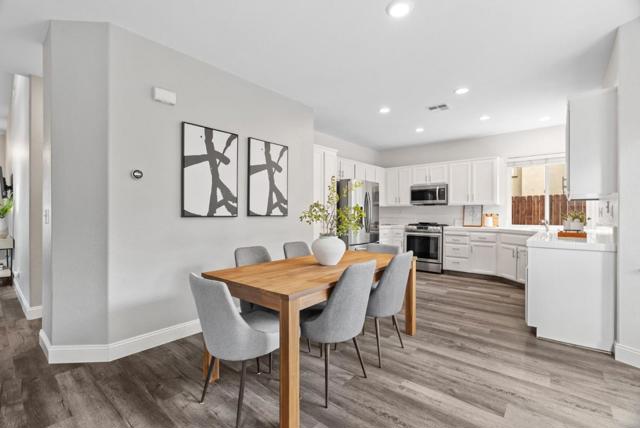 56 Lavender Court, Tracy CA: https://media.crmls.org/mediaz/012f0b76-3bc3-471a-bd72-b62249c21683.jpg