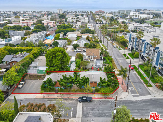 1940 6th Street photo 2