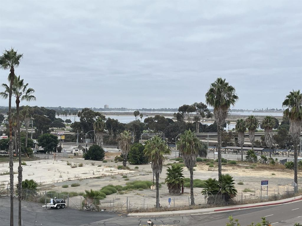 2540 Clairemont Dr - photo 6