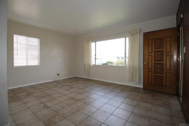 742 Jefferson Avenue, Chula Vista CA: https://media.crmls.org/mediaz/01302644-89d2-468e-b784-33fcd8f60805.jpg