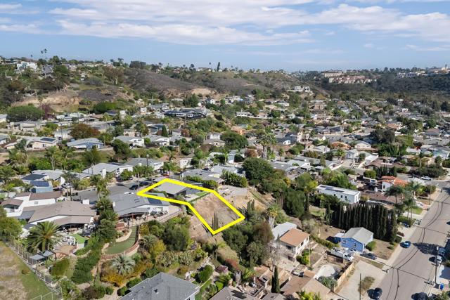 Detail Gallery Image 3 of 47 For 4821 Viane Way, San Diego,  CA 92110 - 4 Beds | 2 Baths