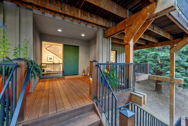 21 Valley Oak Street, Portola Valley CA: https://media.crmls.org/mediaz/0130ec55-b1ff-4ef2-b6ba-39aba58d4846.jpg