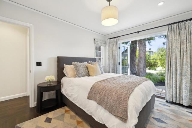 957 University Drive, Menlo Park CA: https://media.crmls.org/mediaz/01317bd8-3ba6-4cef-adc9-50b541c4e84f.jpg