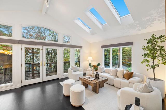 2937 San Juan Boulevard, Belmont CA: https://media.crmls.org/mediaz/0131de57-5589-4cc2-9daa-404c999cd1b4.jpg