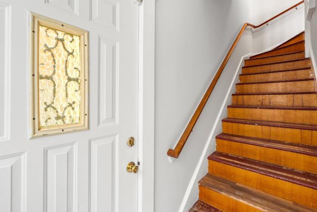 189 Lee Avenue, San Francisco CA: https://media.crmls.org/mediaz/01338f0b-43d5-4167-8acb-a618cf982cba.jpg