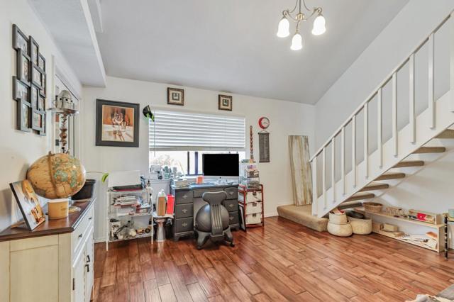 17165 Creekside Circle, Morgan Hill CA: https://media.crmls.org/mediaz/01347129-ba28-47e5-befc-2b4239cf6cb4.jpg