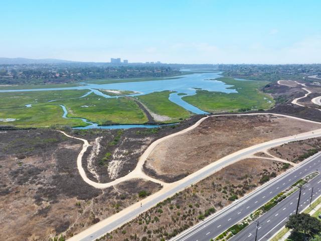 2512 Santa Ana Ave, Costa Mesa CA: https://media.crmls.org/mediaz/01348133-3d84-4560-88d5-7648c6391504.jpg