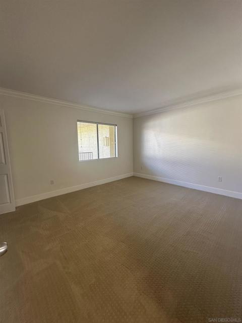 1002 30Th St, San Diego CA: https://media.crmls.org/mediaz/01348f58-c446-423a-a5ad-10e597be0456.jpg