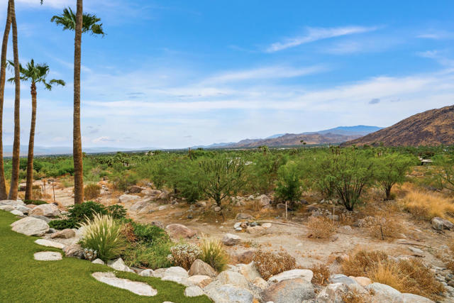 855 W Coronado Avenue, Palm Springs, CA 92262