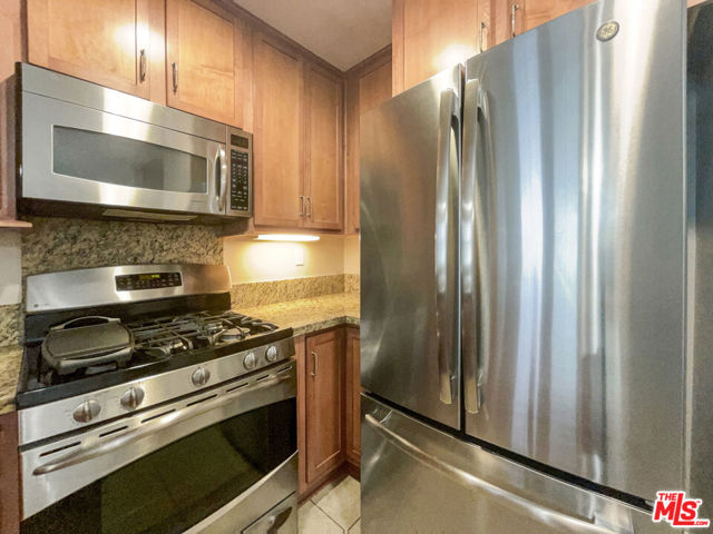 28687 Pietro Drive, Valencia CA: https://media.crmls.org/mediaz/01356a8c-c78a-440c-9a2e-6035660f6111.jpg