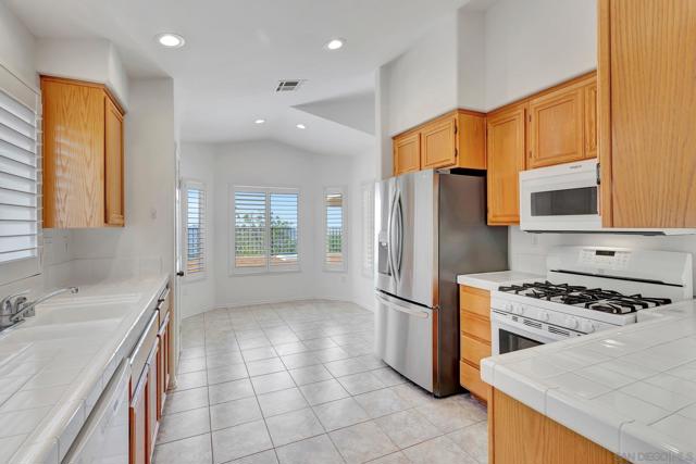 2361 Columbine Dr, Alpine CA: https://media.crmls.org/mediaz/013623a3-4f46-4092-b638-210ac2bbf571.jpg