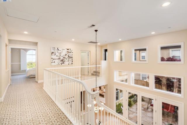 10828 Inspiration Cir, Dublin CA: https://media.crmls.org/mediaz/0136cea3-556e-4528-aaba-2f4f0db97f54.jpg