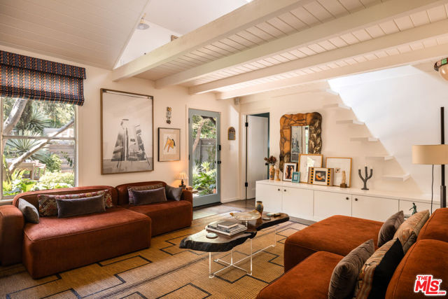 1452 Westerly Terrace, Los Angeles CA: https://media.crmls.org/mediaz/0136e22a-2f4f-4ed3-a9da-3b6588c40f88.jpg