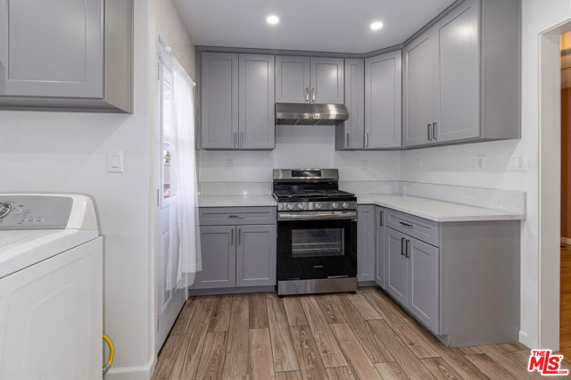 2807 S Bedford Street, Los Angeles CA: https://media.crmls.org/mediaz/01376587-2ba9-419a-bf79-46f748ba8810.jpg