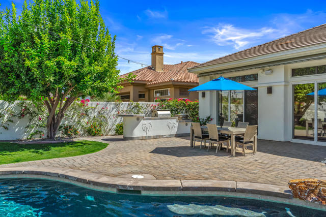 80030 Via Valerosa, La Quinta CA: https://media.crmls.org/mediaz/013957c2-397c-4388-a70d-e052736df689.jpg