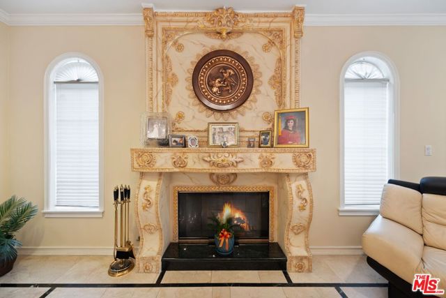 2431 Benedict Canyon Drive, Beverly Hills CA: https://media.crmls.org/mediaz/0139598c-e732-4f03-aec7-cf8b2c7291c3.jpg