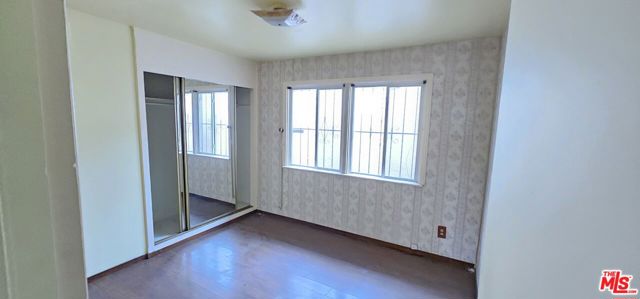 1393 N Navarro Avenue, Pasadena CA: https://media.crmls.org/mediaz/013a658a-0d5e-44fb-9885-bc4c873c44a2.jpg