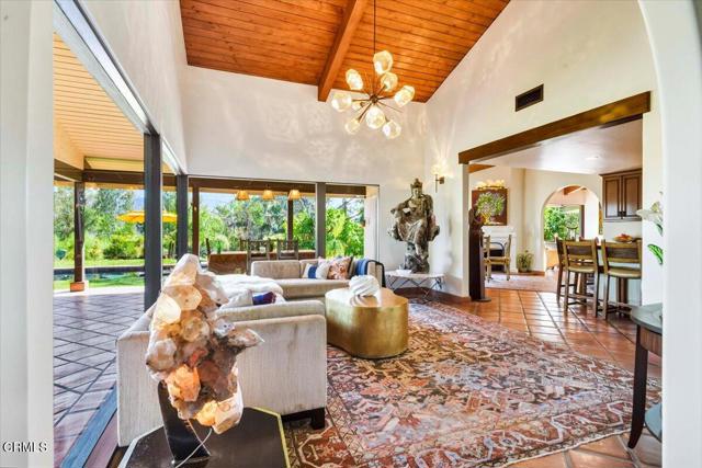 515 Del Oro Drive, Ojai CA: https://media.crmls.org/mediaz/013a8ad0-57a4-4555-883a-f0ca7c33d2cc.jpg