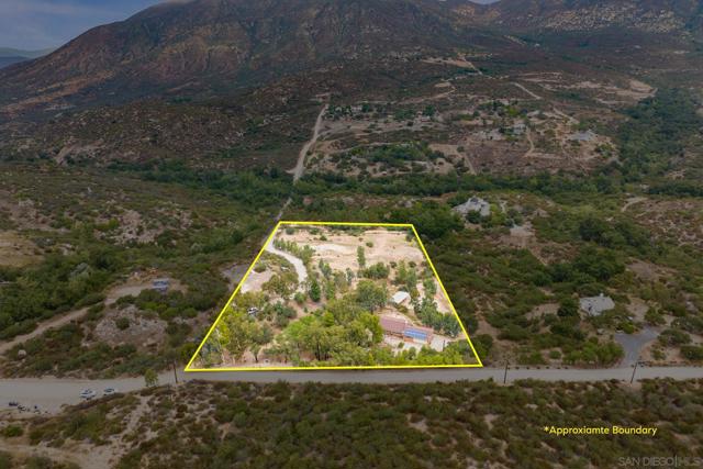 19602 Santee Lane, Valley Center CA: https://media.crmls.org/mediaz/013b1217-20d1-4869-899d-6d21514c07c3.jpg
