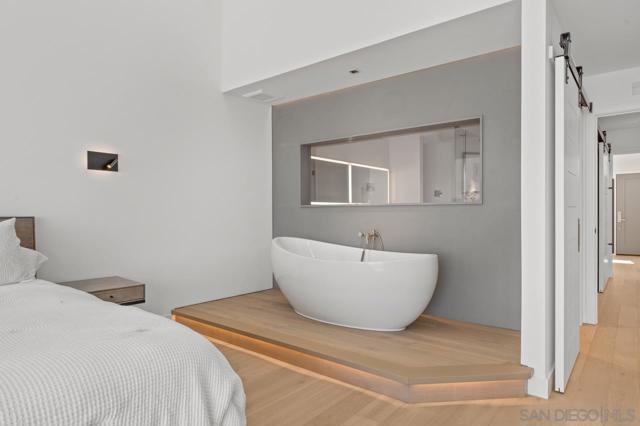 135 S Sierra Ave, Solana Beach CA: https://media.crmls.org/mediaz/013b37ee-d328-4f5c-ae13-af8f3c47bed7.jpg